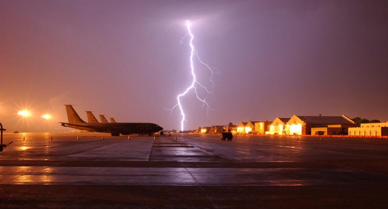 Free stock image of Lightning on the Airport created by Pixabay