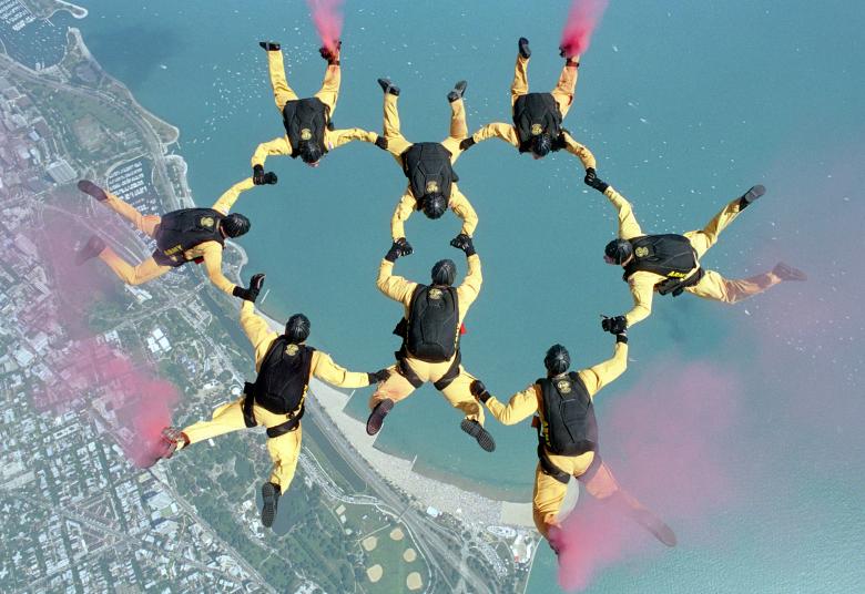 Free stock image of Group of Skydivers created by Pixabay