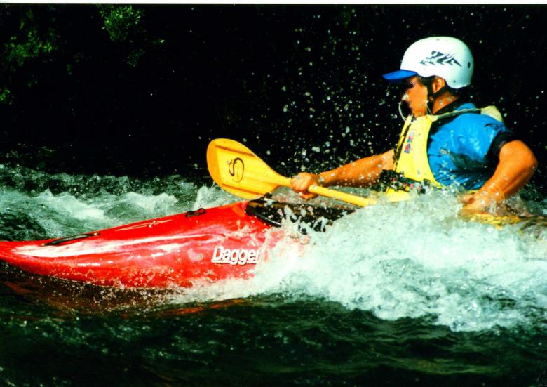 Free stock image of Kayaking in the River created by Pixabay