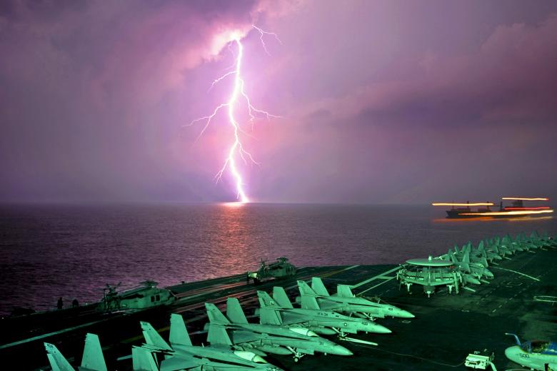 Free stock image of Lightning in the Sea created by Pixabay