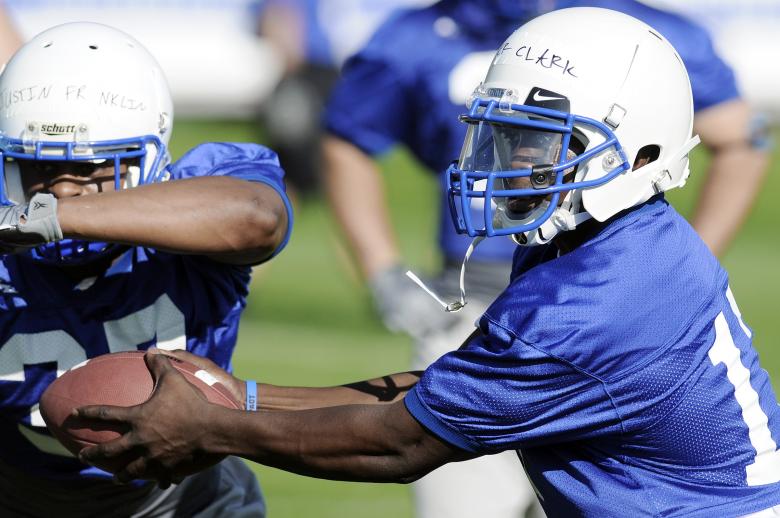 Free stock image of American Football created by Pixabay