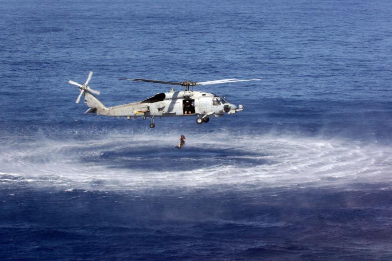 Free stock image of Helocasting in the Sea created by Pixabay