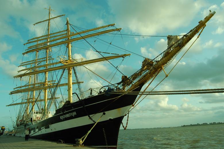 Free stock image of Ships Sailing created by Pixabay