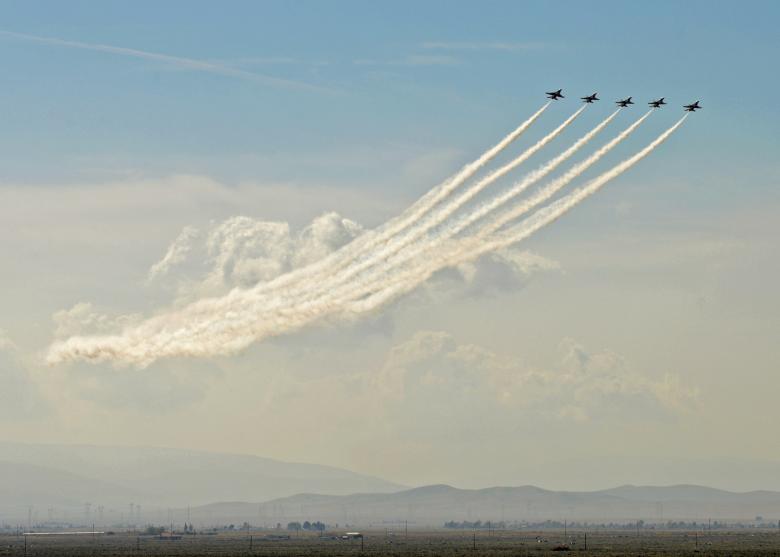 Free stock image of Air Show created by Pixabay