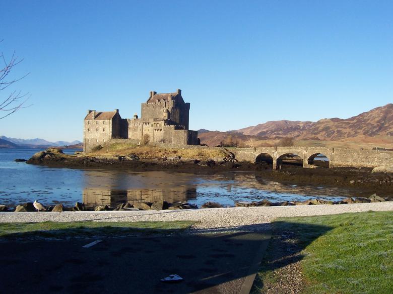 Free stock image of Old Castle and Bridge created by Pixabay