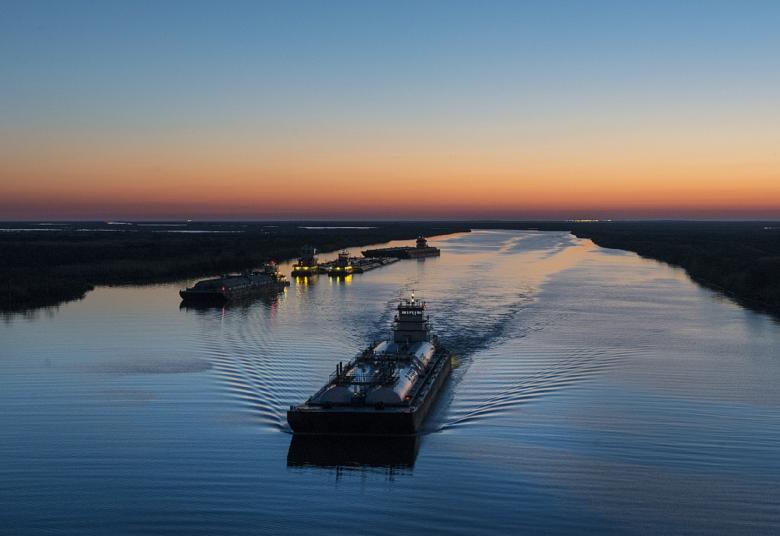 Free stock image of Barges in the River created by Pixabay