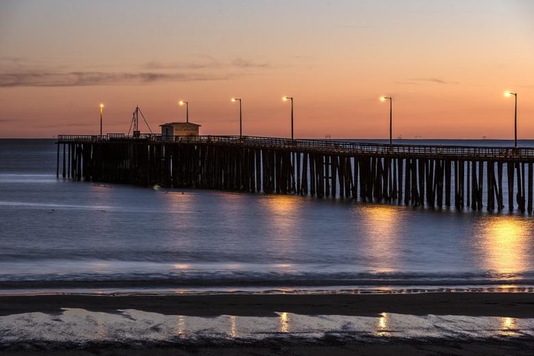Free stock image of Wooden Dock on the Shore created by Pixabay