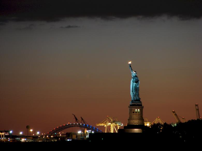 Free stock image of Statue of Liberty created by Pixabay