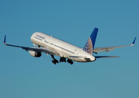 Airplane Flying - Free Stock Photo