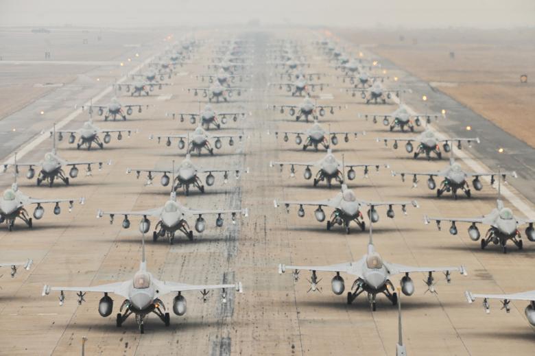 Free stock image of Military Jets on the Runway created by Pixabay