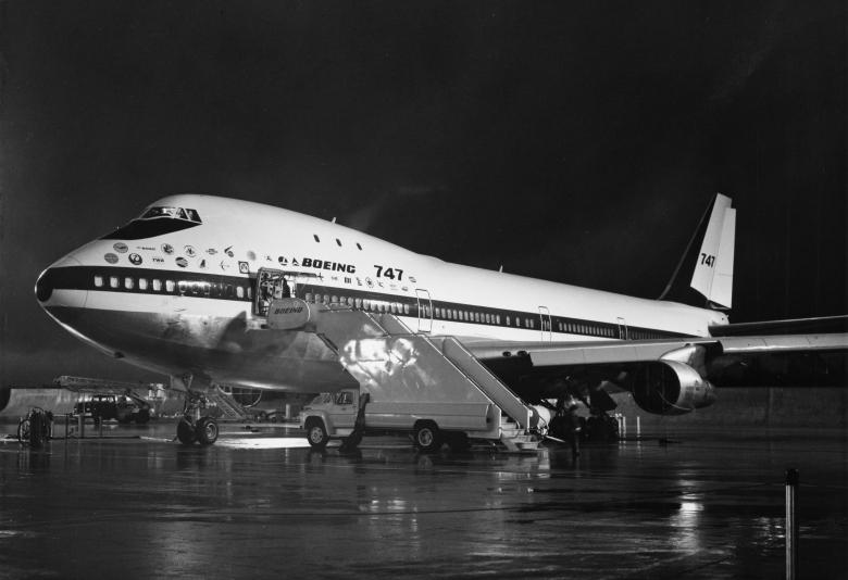 Free stock image of Boeing 747 created by Pixabay