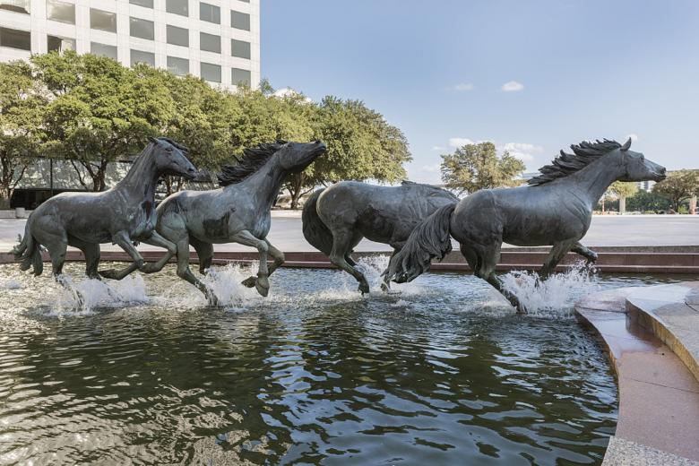 Free stock image of Running Mustangs created by Pixabay