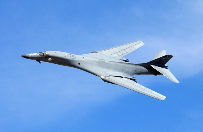 Free stock image of Wide Wings Bomber created by Pixabay