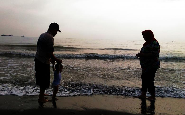 Free stock image of Family on The Beach created by B