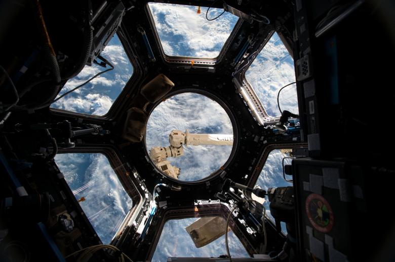 Free stock image of International Space Station created by Pixabay