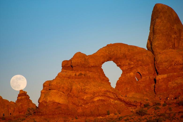 Free stock image of Rock Arch created by Pixabay