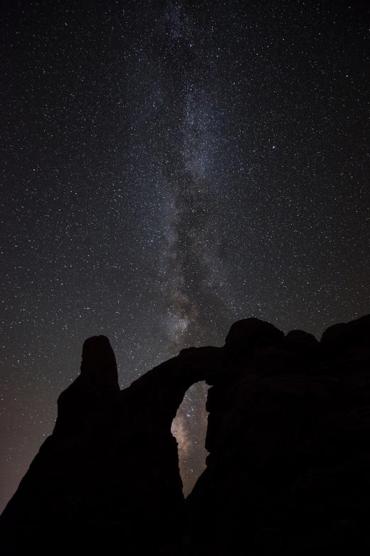Free stock image of Sandstone Arch created by Pixabay
