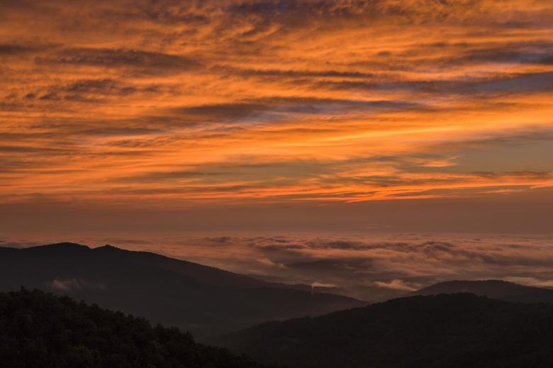 Free stock image of Cloudy Mountains created by Pixabay