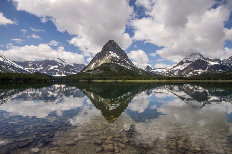 Free stock image of Lake Reflecting Mountains created by Pixabay