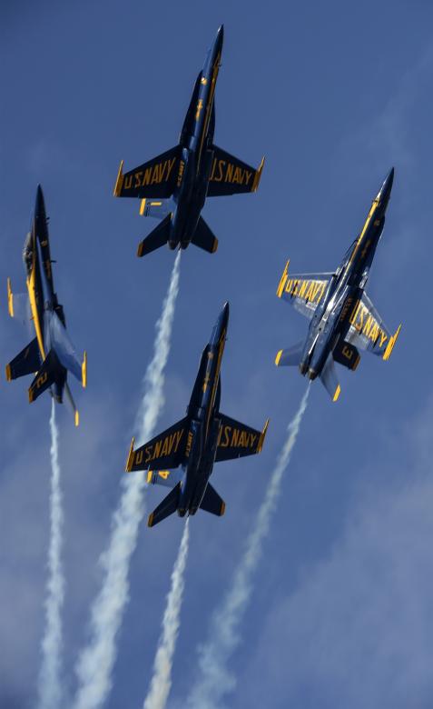 Free stock image of Blue Angels created by Pixabay