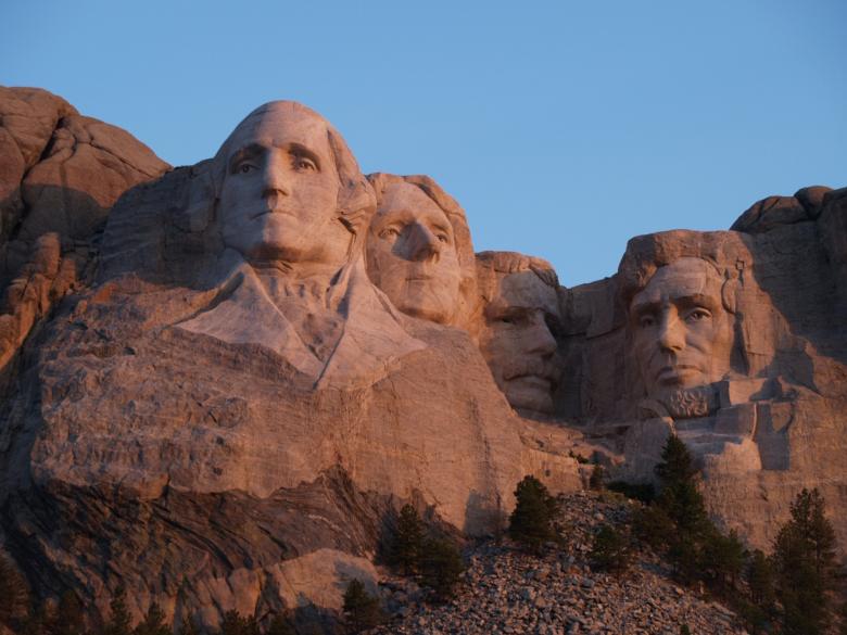 Free stock image of Mount Rushmore created by Pixabay