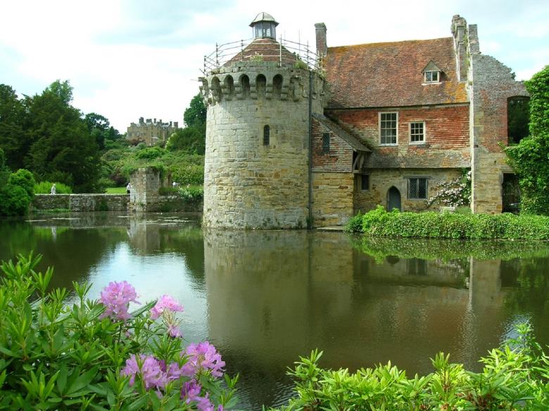 Free stock image of Scotney Castle created by Pixabay