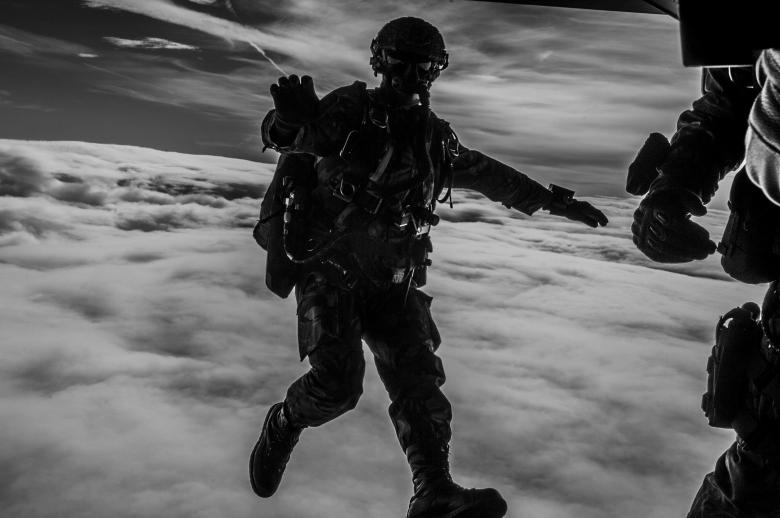 Free stock image of Parachute Jumping created by Pixabay