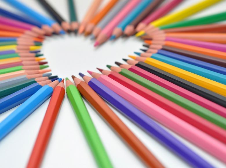 Free stock image of Colored Pencils - Heart Shape created by Pixabay