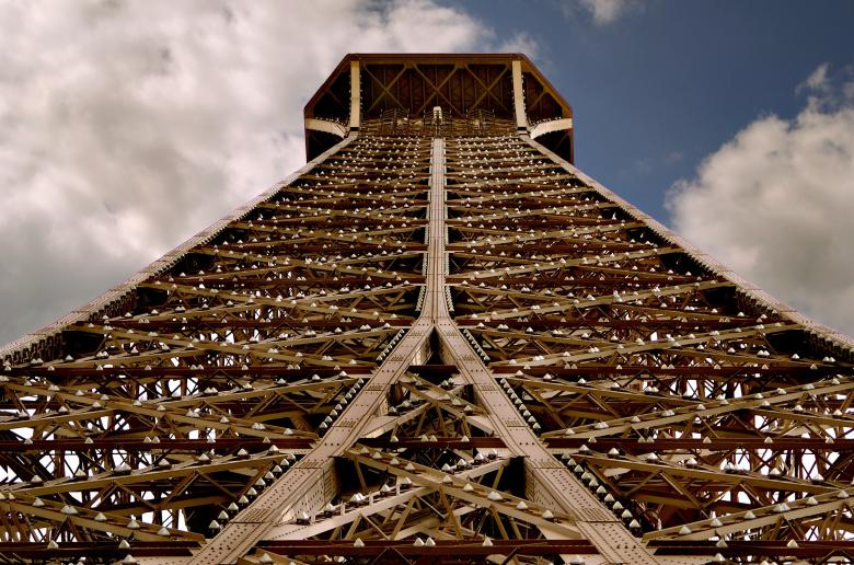 Free stock image of Eiffel Tower created by Pixabay
