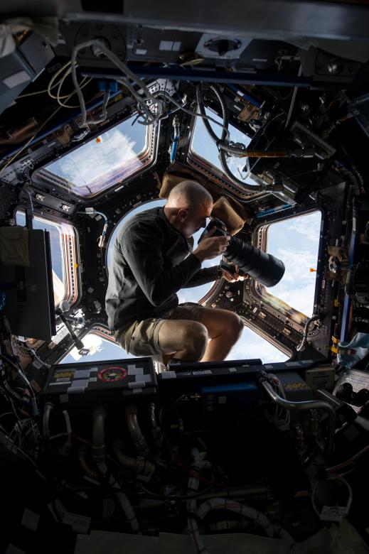 Free stock image of Astronaut Taking Pictures created by Pixabay