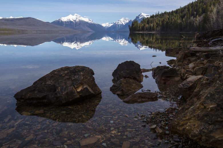 Free stock image of Lake Mcdonald created by Pixabay