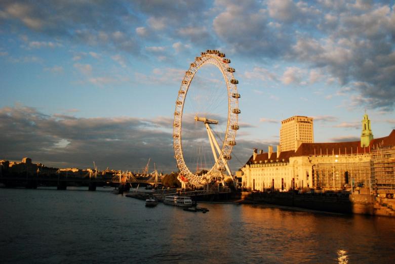 Free stock image of London Eye created by Pixabay