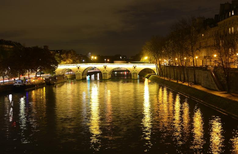 Free stock image of Seine River created by Pixabay
