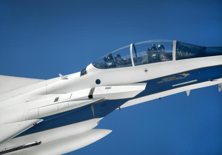 Free stock image of Flying Jet created by Pixabay