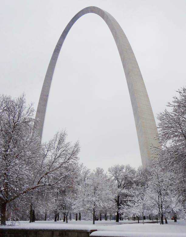 Free stock image of Gateway Arch created by Pixabay