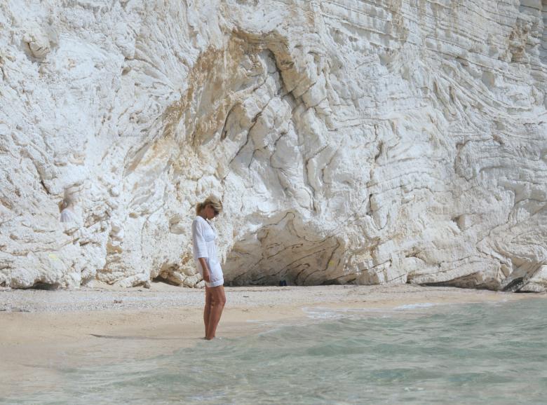 Free stock image of Model on the Shore created by Pixabay