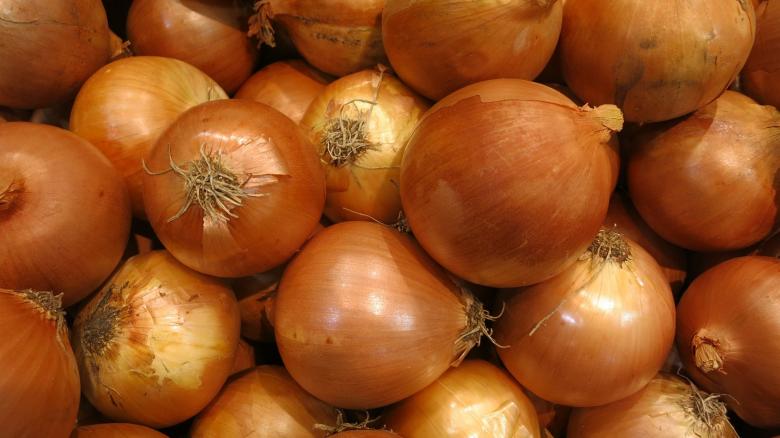 Free stock image of Yellow Onions created by Pixabay