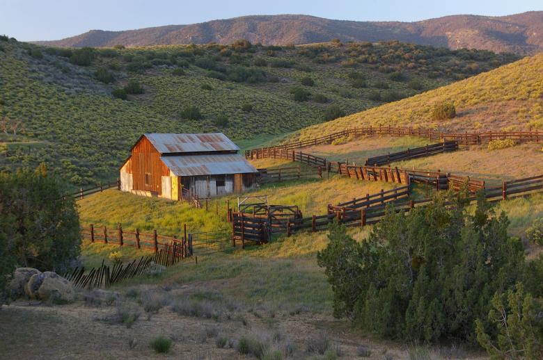 Free stock image of Barn created by Pixabay