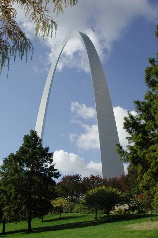 Free stock image of Gateway Arch created by Pixabay