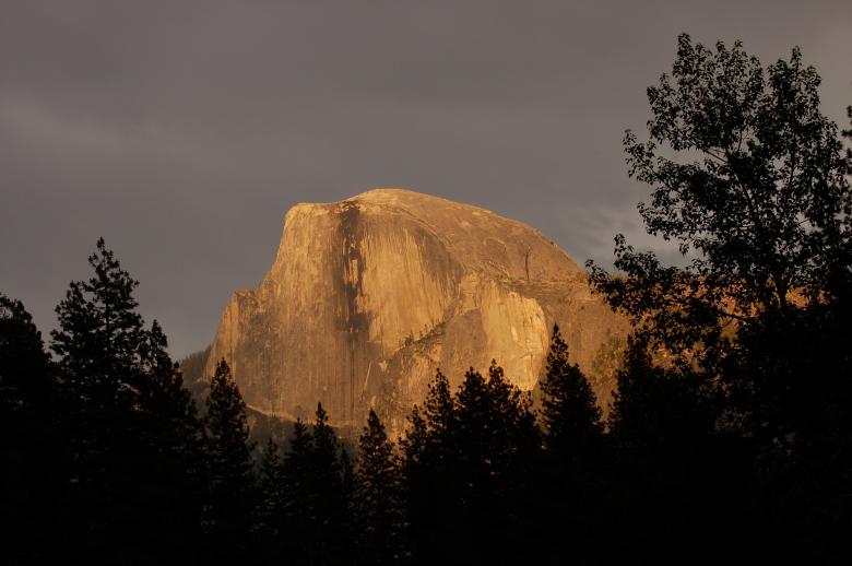 Free stock image of Half Dome created by Pixabay