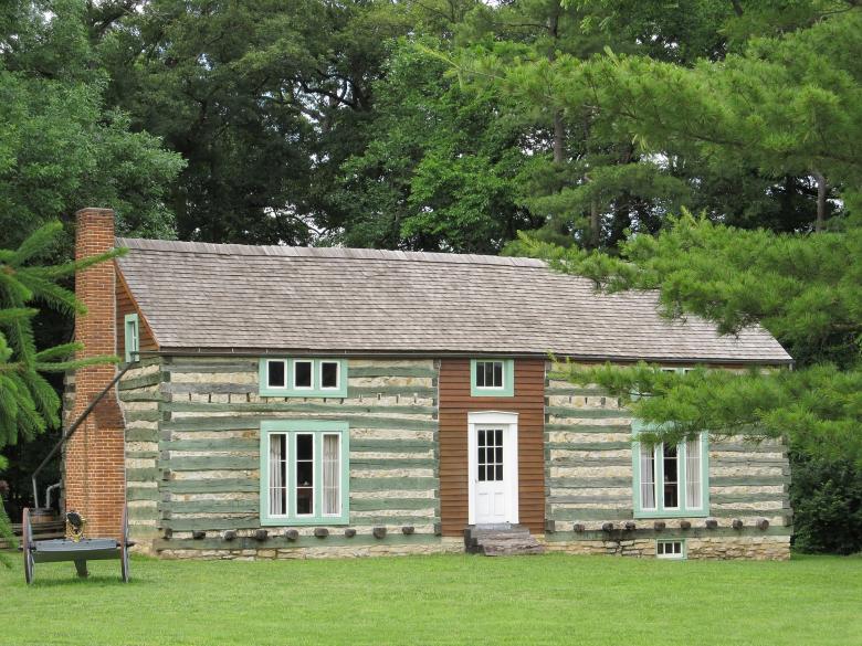Free stock image of Log Cabin created by Pixabay