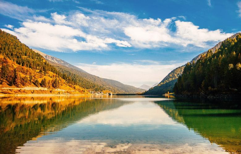 Free stock image of Beautiful Lake created by Pixabay