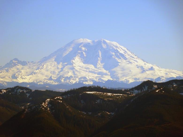 Free stock image of Mount Rainier created by Pixabay