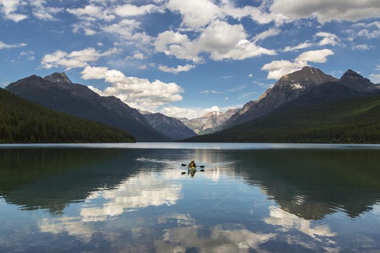 Free stock image of Rowing in Lake Mcdonald created by Pixabay