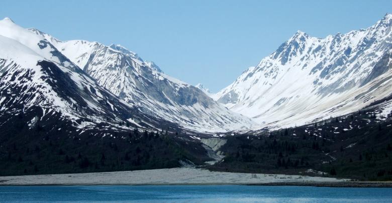 Free stock image of Mountain Range created by Pixabay