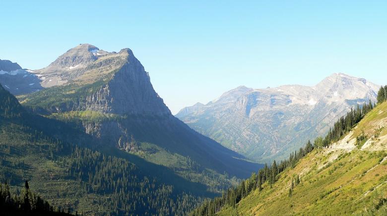 Free stock image of Mountain Range created by Pixabay