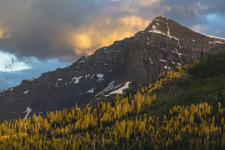 Free stock image of Mountain Range created by Pixabay