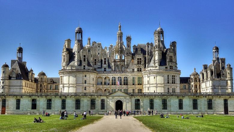 Free stock image of Chateau de Chambord created by Pixabay
