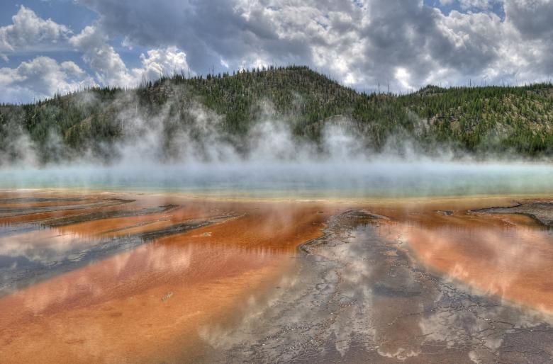 Free stock image of Grand Prismatic Spring created by Pixabay