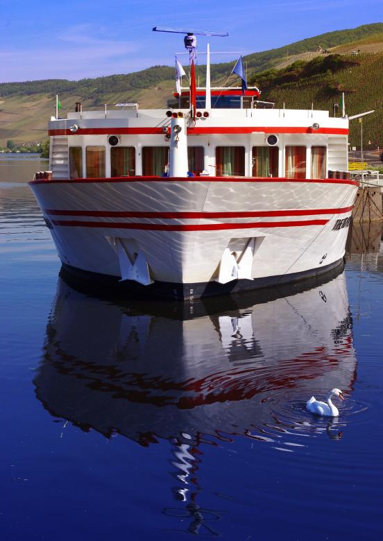 Free stock image of Ship in the River created by Pixabay